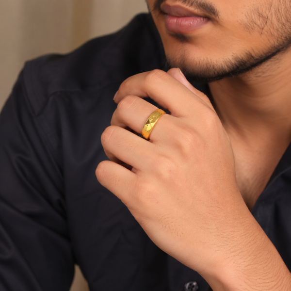 Geometric Engraved Gold Gents Ring – Modern Statement Band for Men