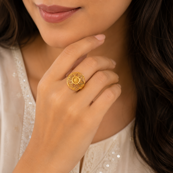 Royal Mandala Filigree Gold Ladies Ring – Artistic Circular Statement Design
