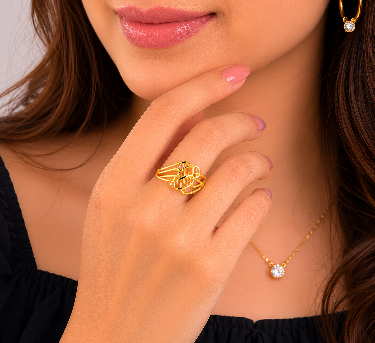 Modern Geometric Gold Ladies Ring – Elegant Openwork Statement Design