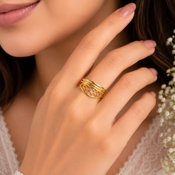 Elegant Floral Filigree Designer Ladies Ring
