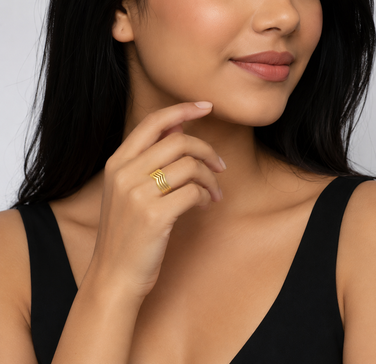 Elegant Layered Wave Gold Ladies Ring – Contemporary Statement Design