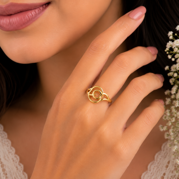 Elegant Spiral Harmony Designer Ladies Ring