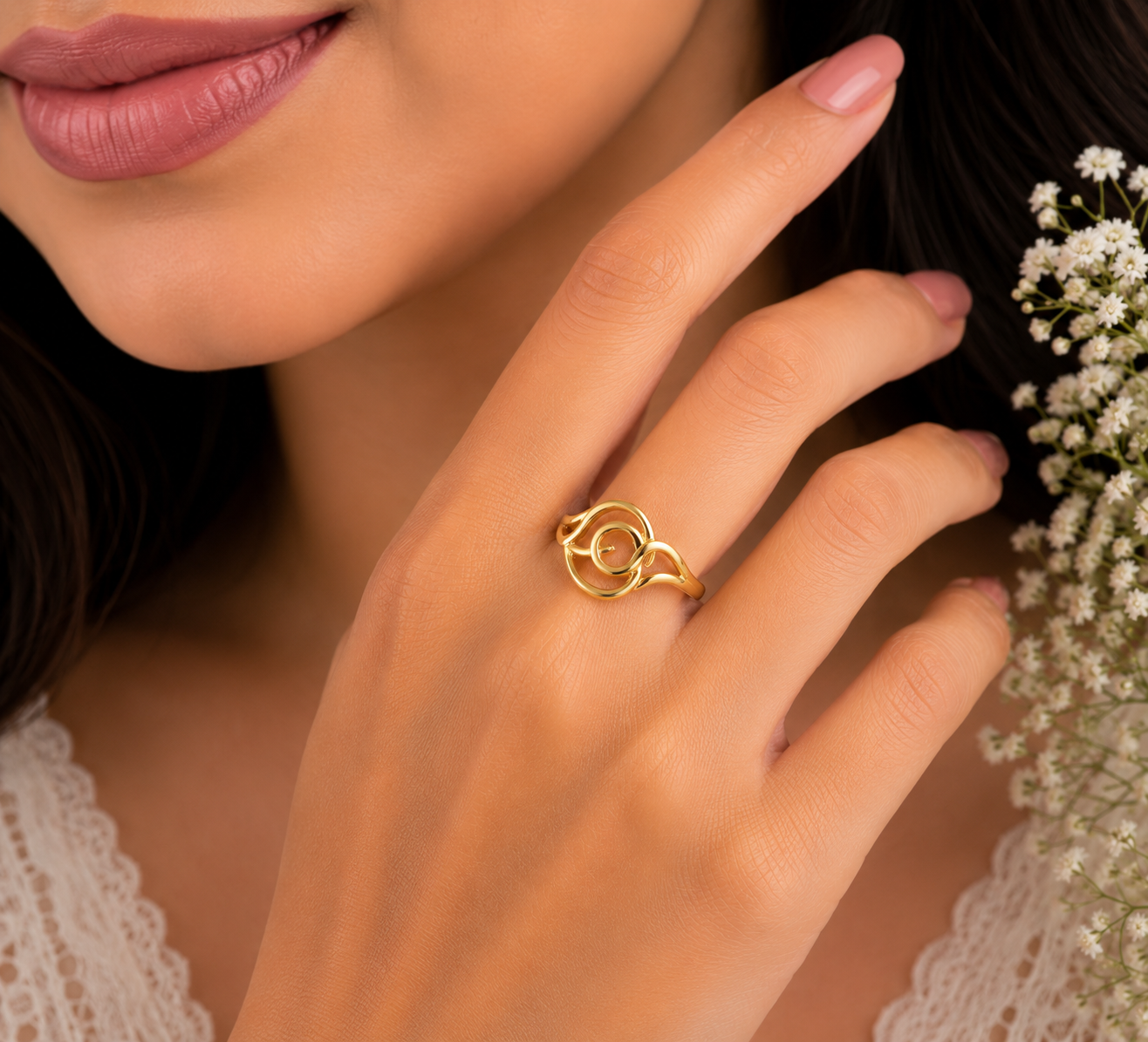 Elegant Spiral Harmony Designer Ladies Ring
