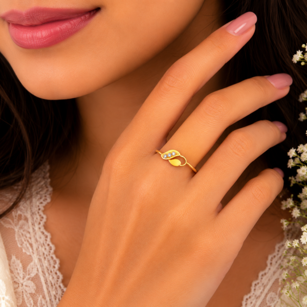 Elegant Leaf Sparkle Designer Ladies Ring