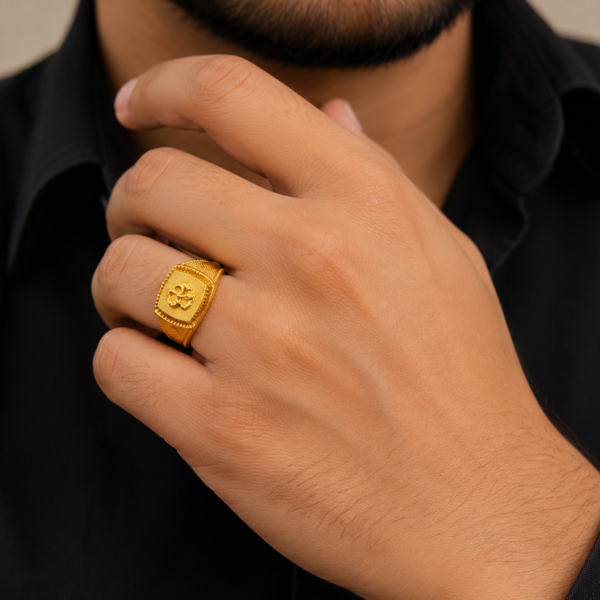 Royal Crest Textured Gents Ring