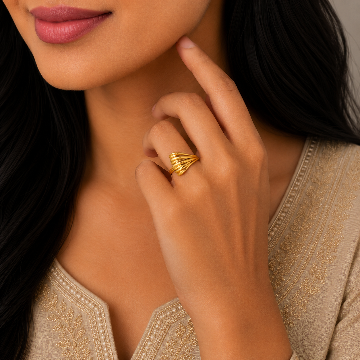 Elegant Layered Wave Gold Ring with Contemporary Designer Finish