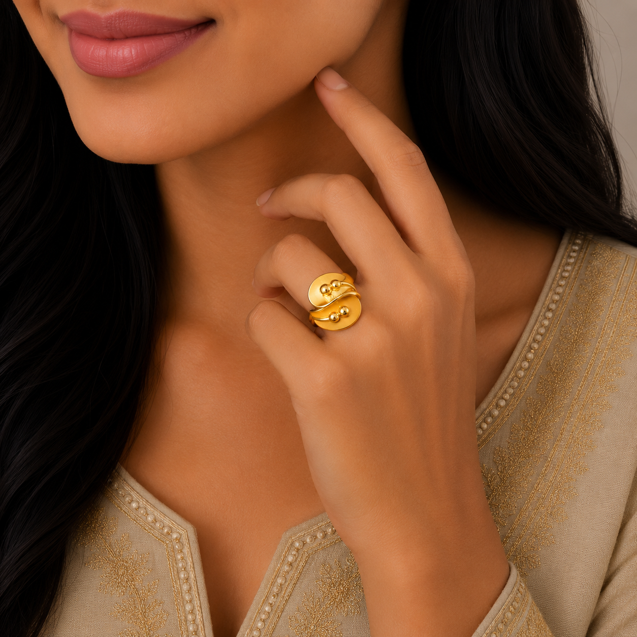 Elegant Abstract Dual Disc Gold Ring with Contemporary Designer Finish