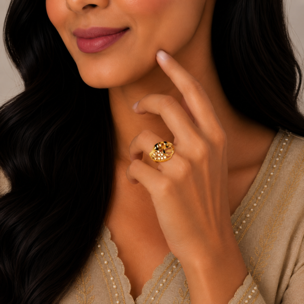 Elegant Dual Pattern Gold Ring with Contemporary Artistic Finish