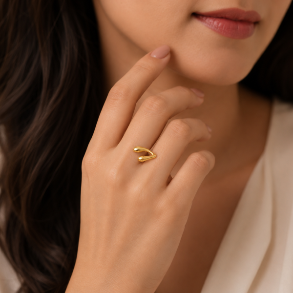 Elegant Twist Gold Ladies Ring for Everyday Grace