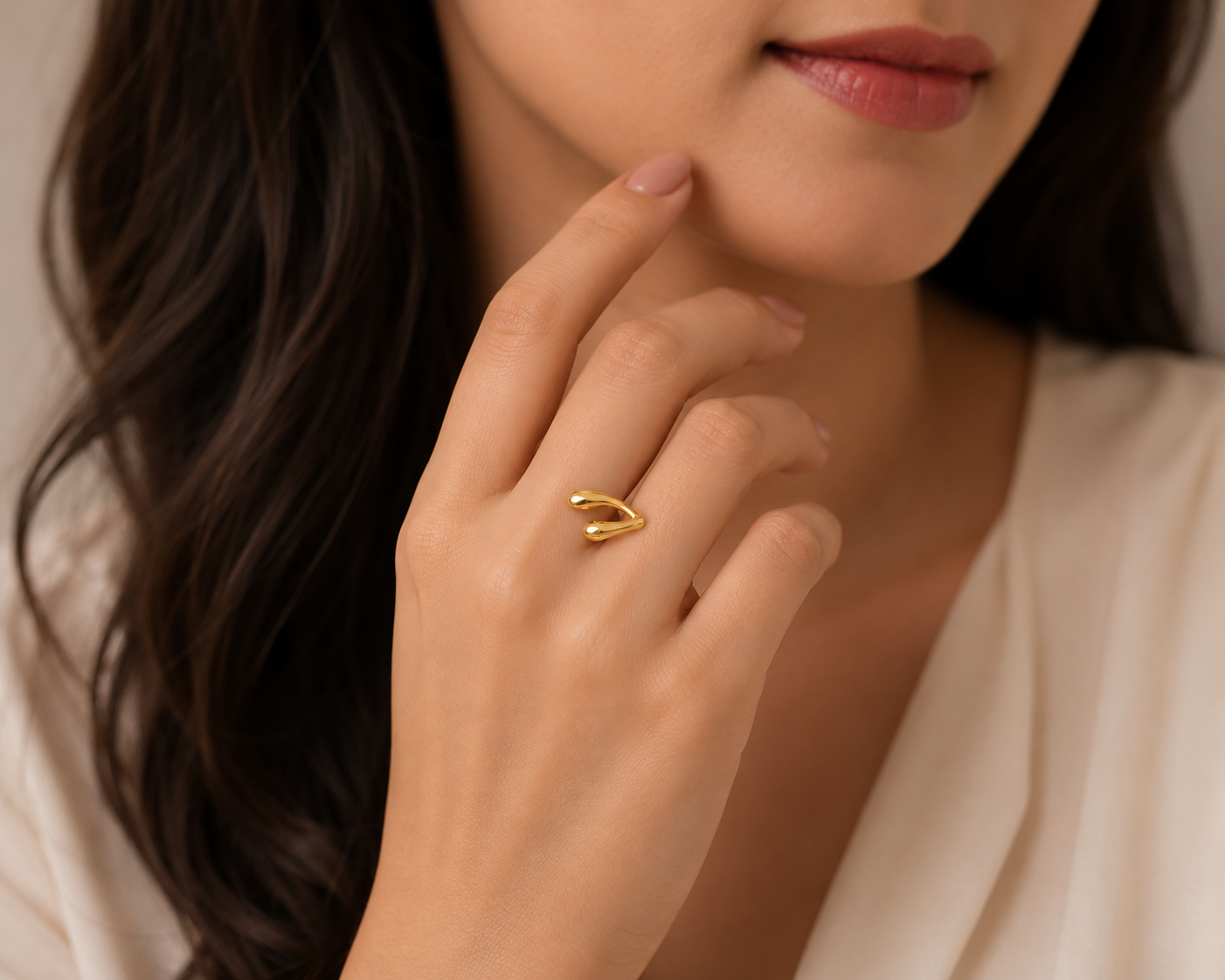 Elegant Twist Gold Ladies Ring for Everyday Grace