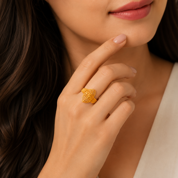 Designer Filigree Gold Ladies Ring with Artistic Spiral Pattern