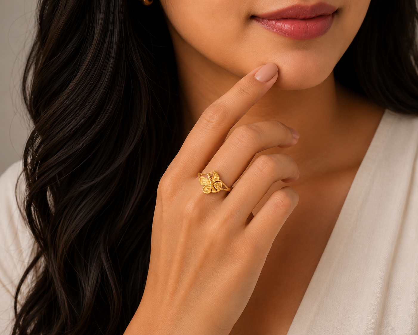 Elegant Butterfly Pattern Gold Ladies Ring with Artistic Finish