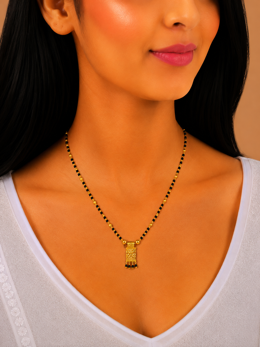 Modern Geometric Pendant Short Gold Mangalsutra Necklace for Women