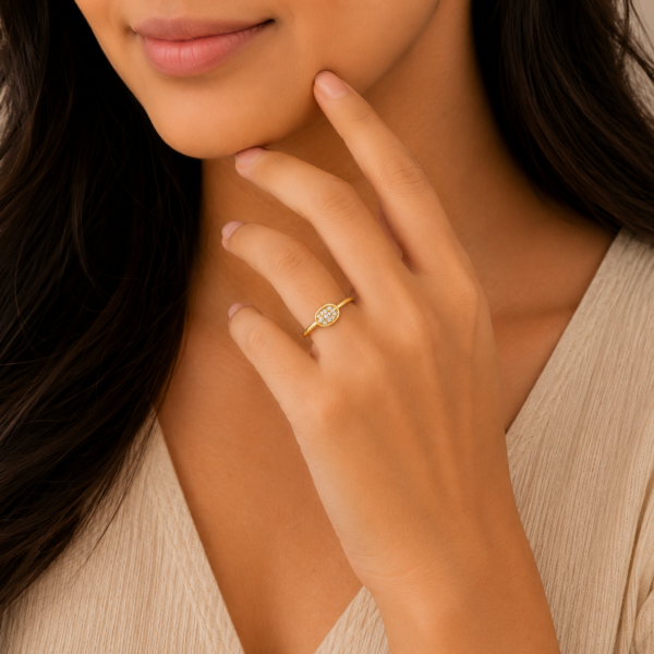 Elegant Oval Cluster Stone Gold Ladies Ring