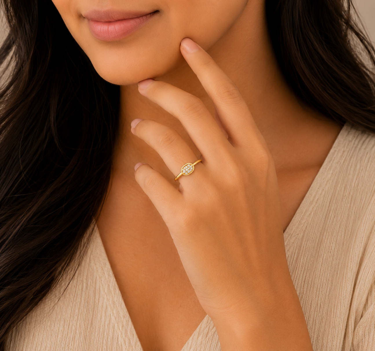 Elegant Oval Cluster Stone Gold Ladies Ring