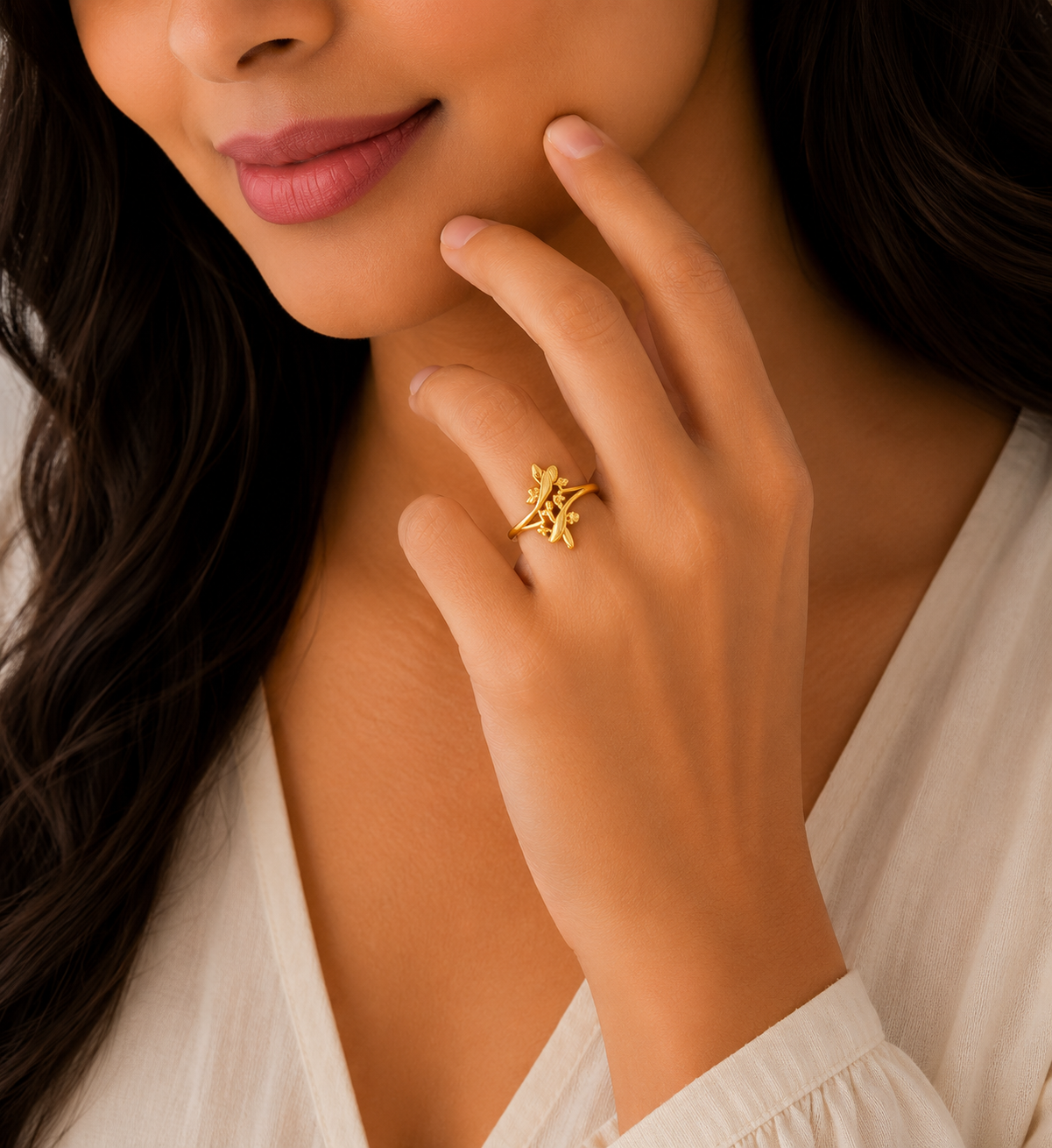 Elegant Nature Inspired Gold Ladies Ring with Leaf Motif